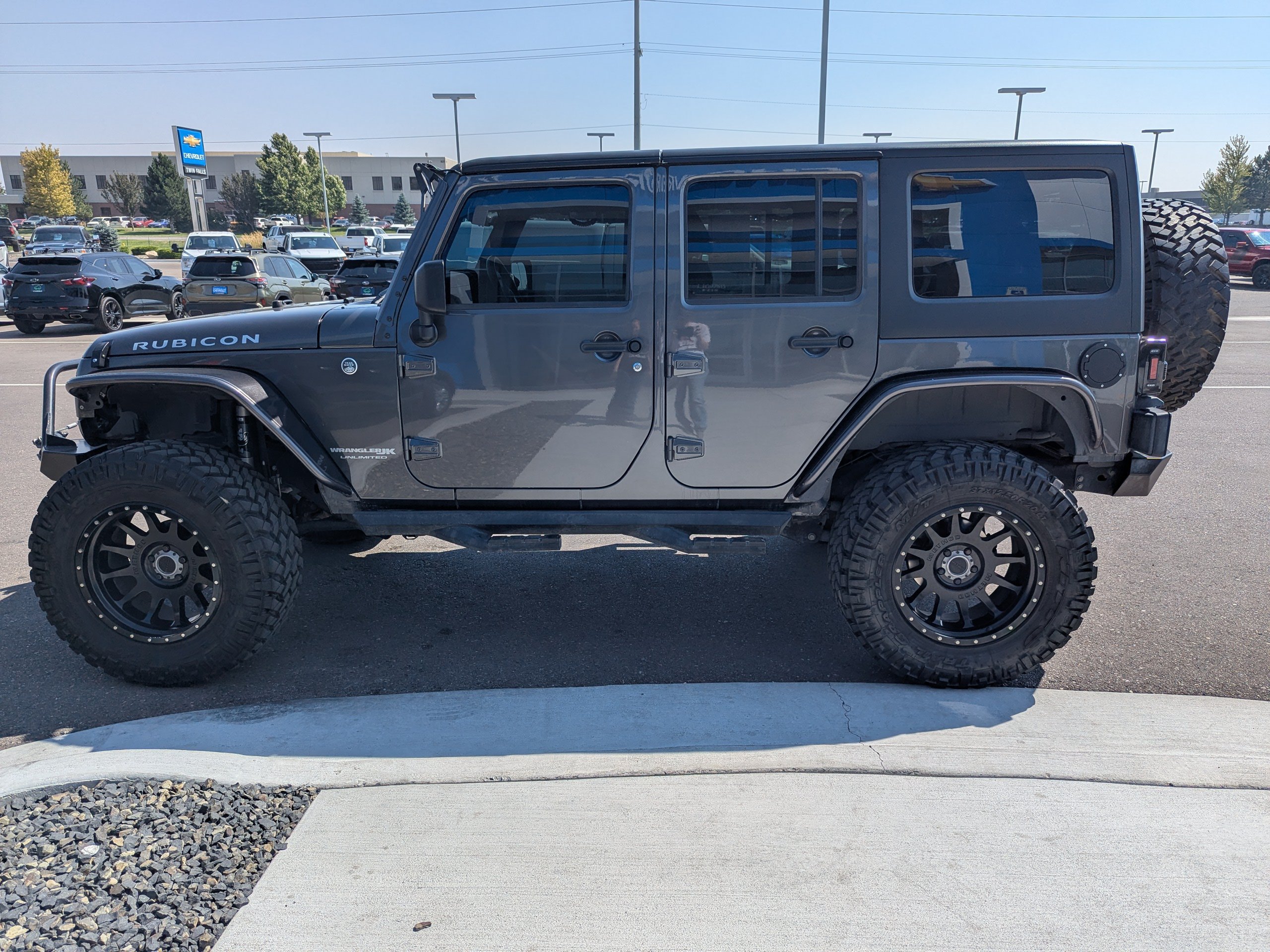 Used 2018  Jeep Rubicon image 8