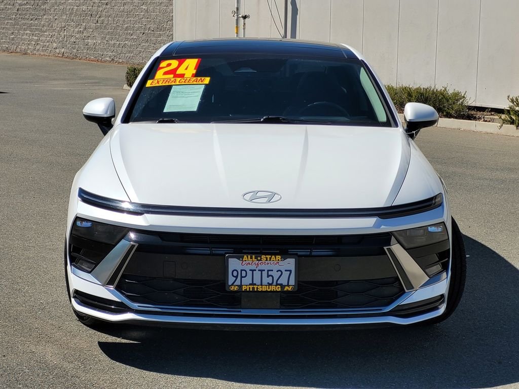 Used 2024 White Hyundai SEL image 2