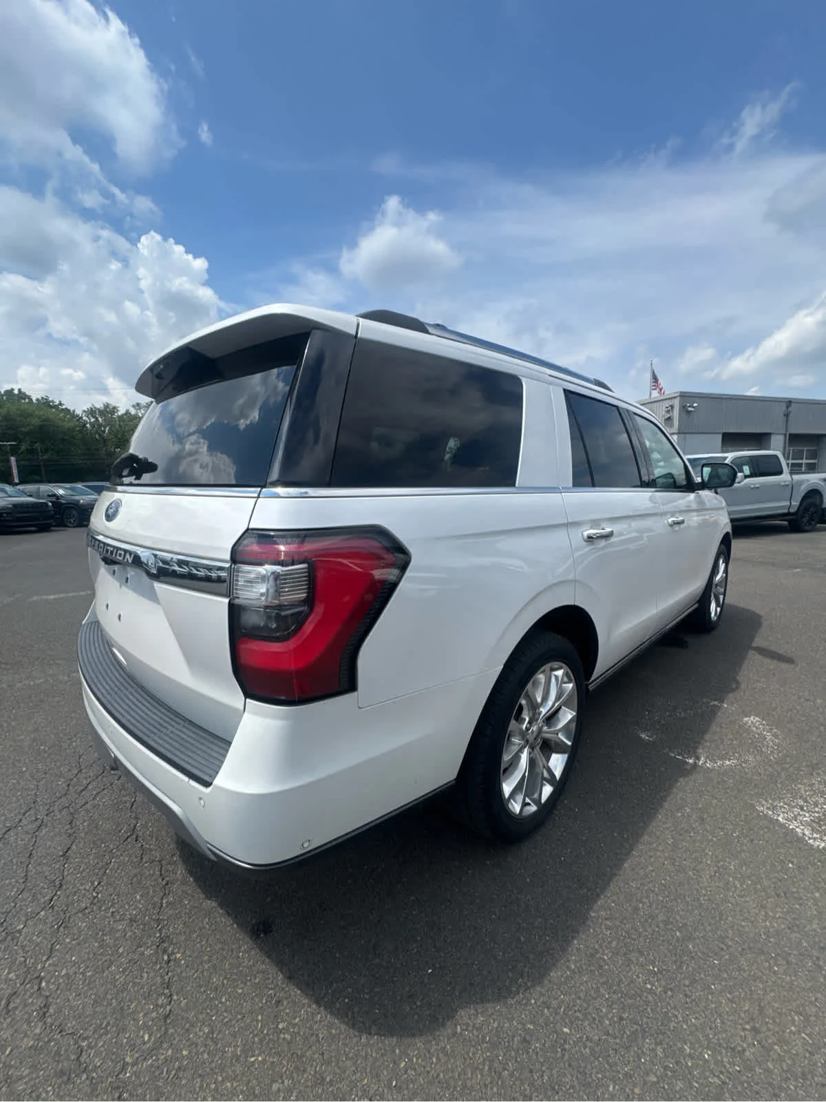 Used 2019 White Platinum Metallic Tri-Coat Ford Limited image 5