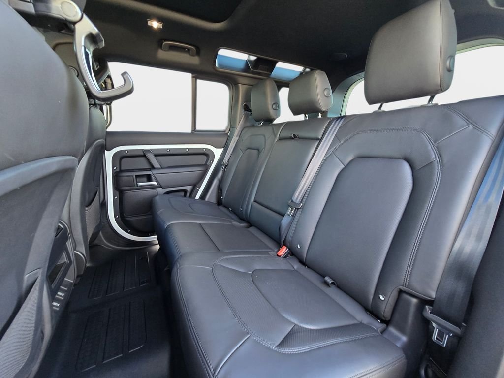 New 2026 Fuji White LAND ROVER X-Dynamic SE image 14