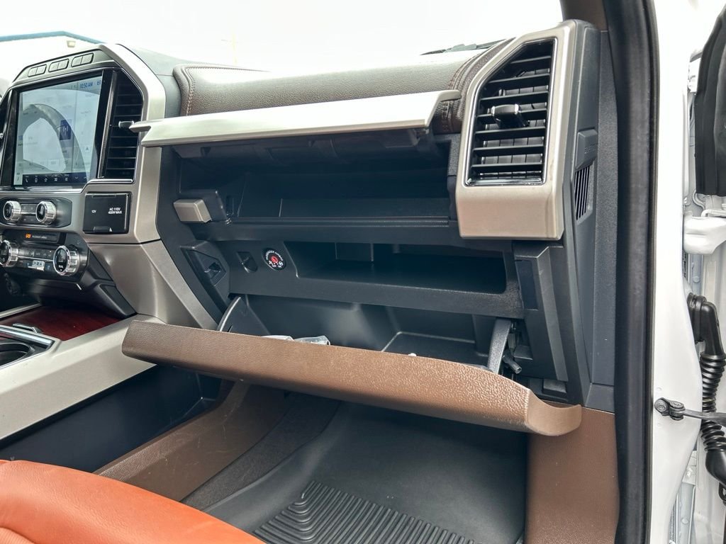 Used 2022 Oxford White Ford King Ranch image 51