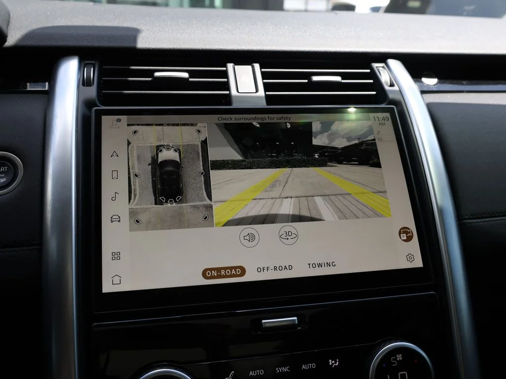 Used 2024 White Land Rover S image 35
