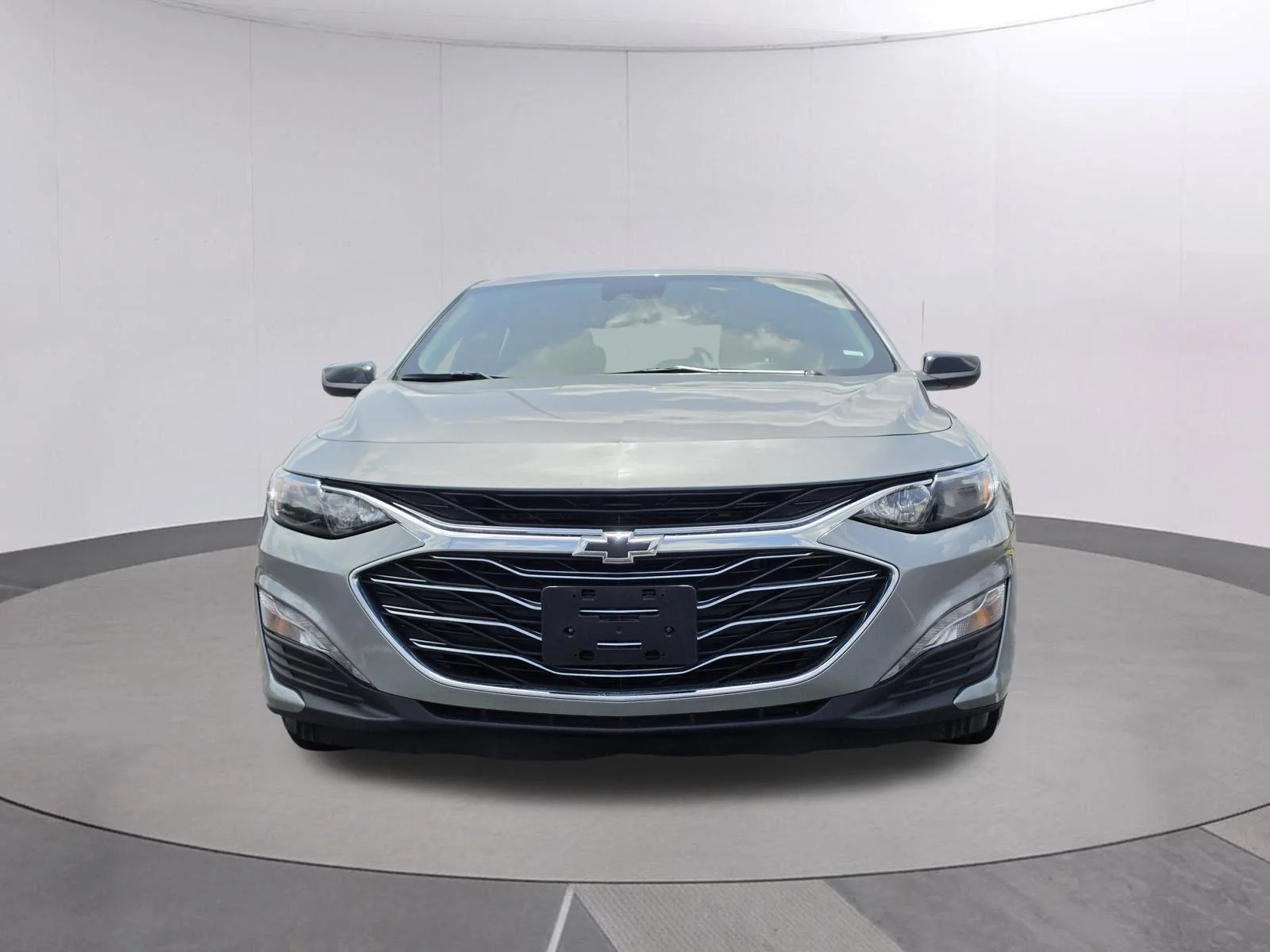 Used 2024 Sterling Gray Metallic Chevrolet LT image 2