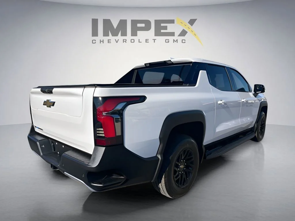 Used 2025 Summit White Chevrolet LT - Extended Range image 7
