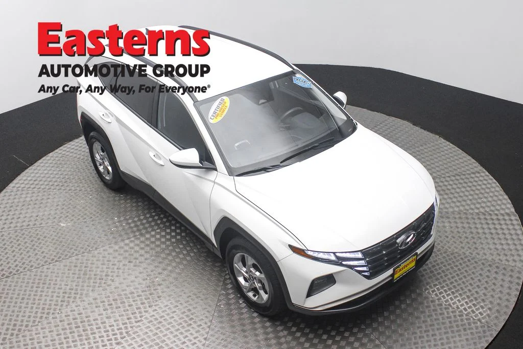 Used 2024 White Hyundai SEL image 3