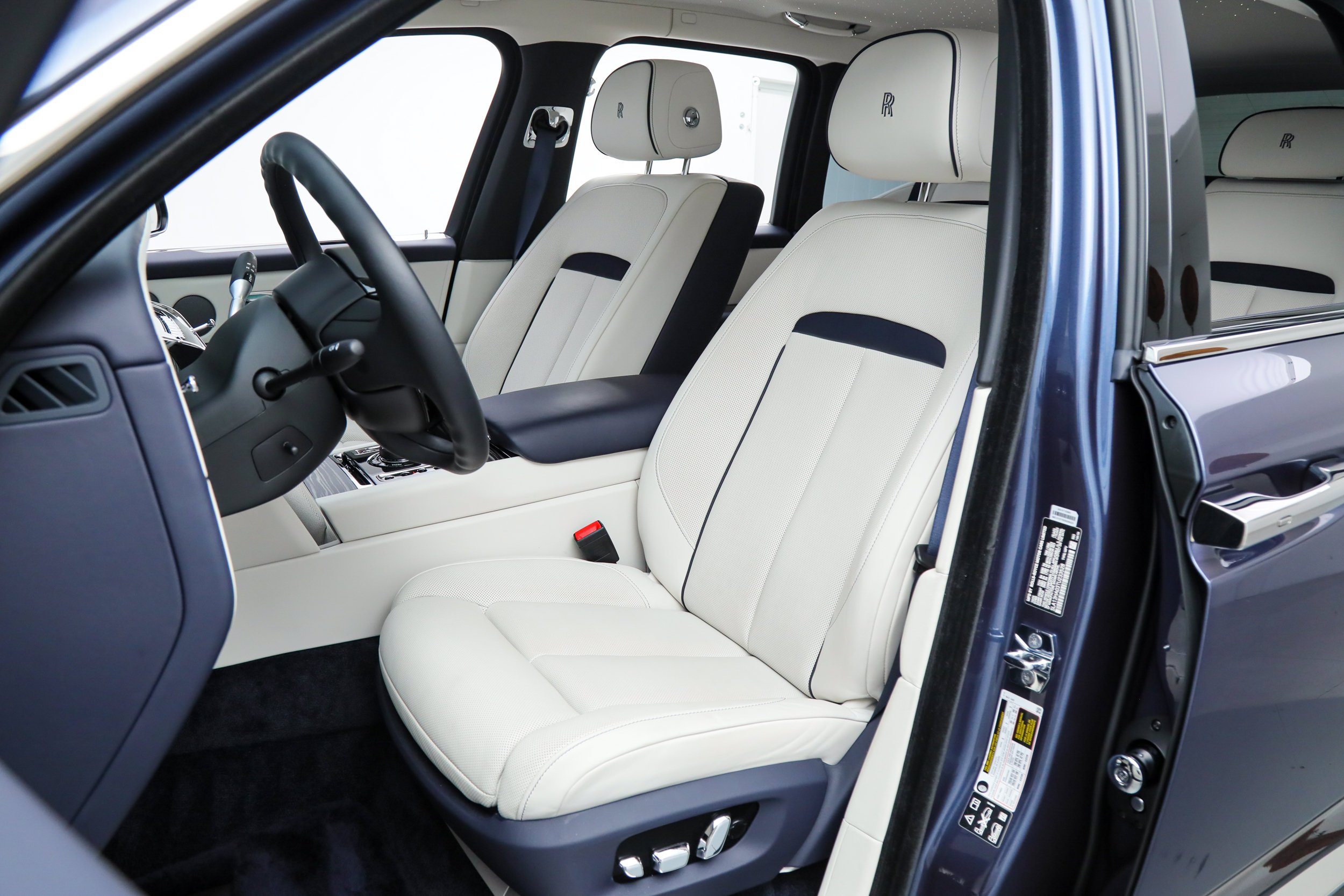 Used 2026 Blue Rolls-Royce  image 26
