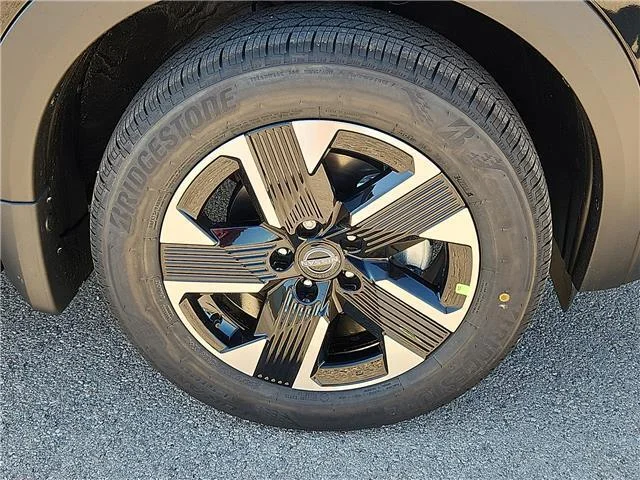 New 2027 KH3 Super Blac Nissan SV All-Wheel Drive image 5
