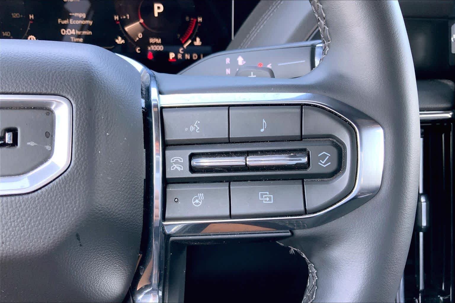 Used 2025 Sterling Metallic GMC Denali image 25