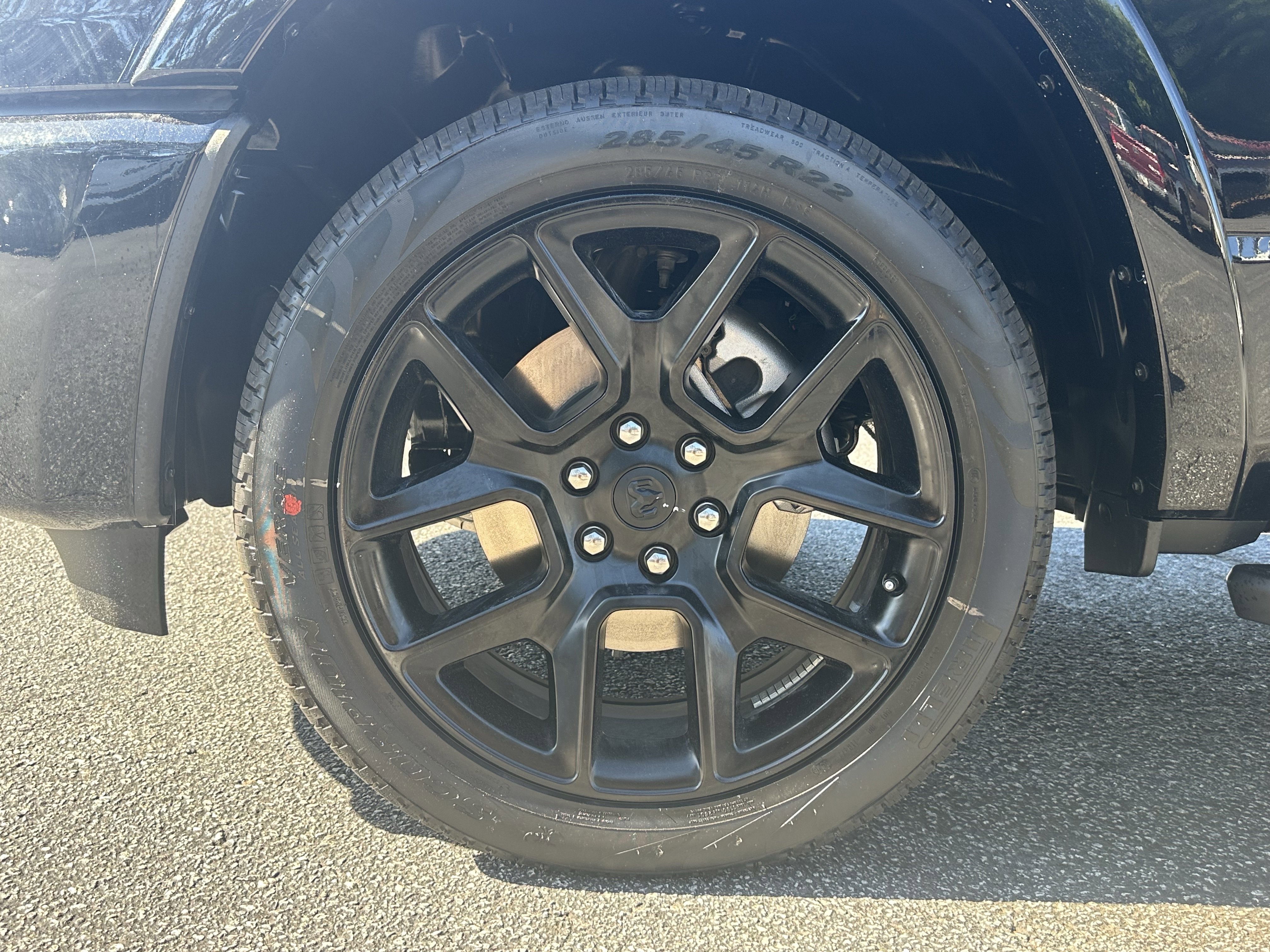New 2026 Diamond Black Crystal Pearl-Coat Exterior Paint RAM Laramie image 22