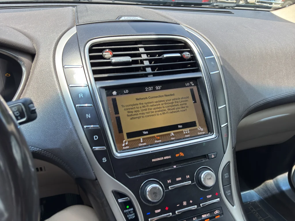 Used 2019 Rhapsody Blue Lincoln Reserve image 3