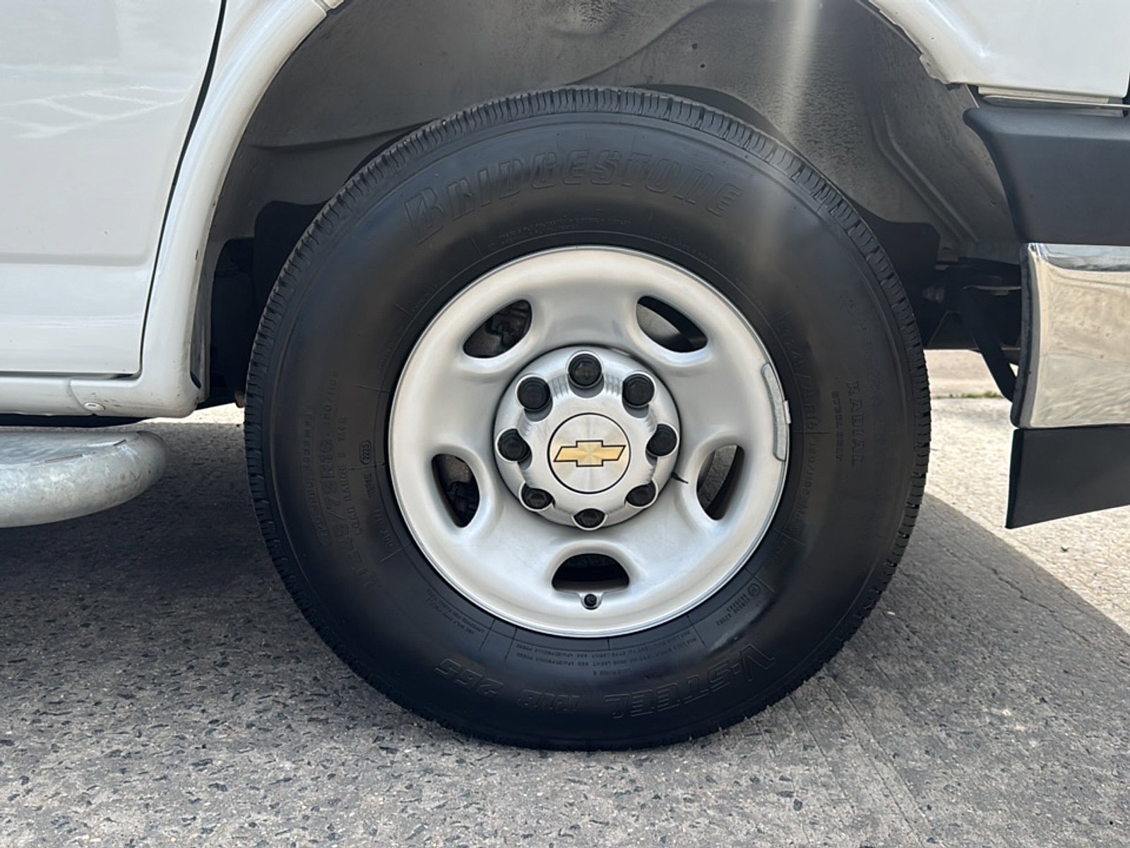 2025 Chevrolet Express Cargo Work Van - Photo 42