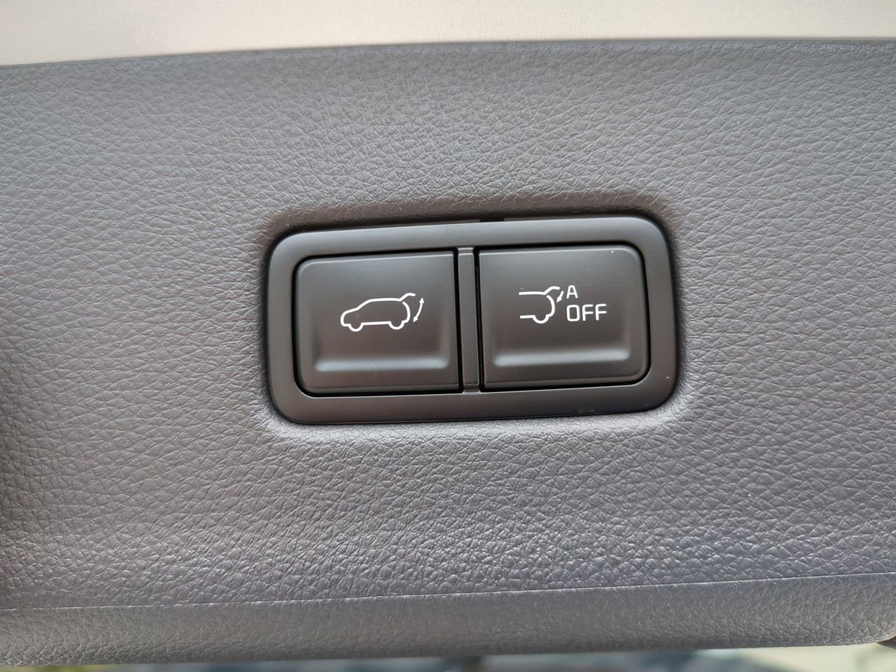New 2026 Ivory Silver Kia EX image 17