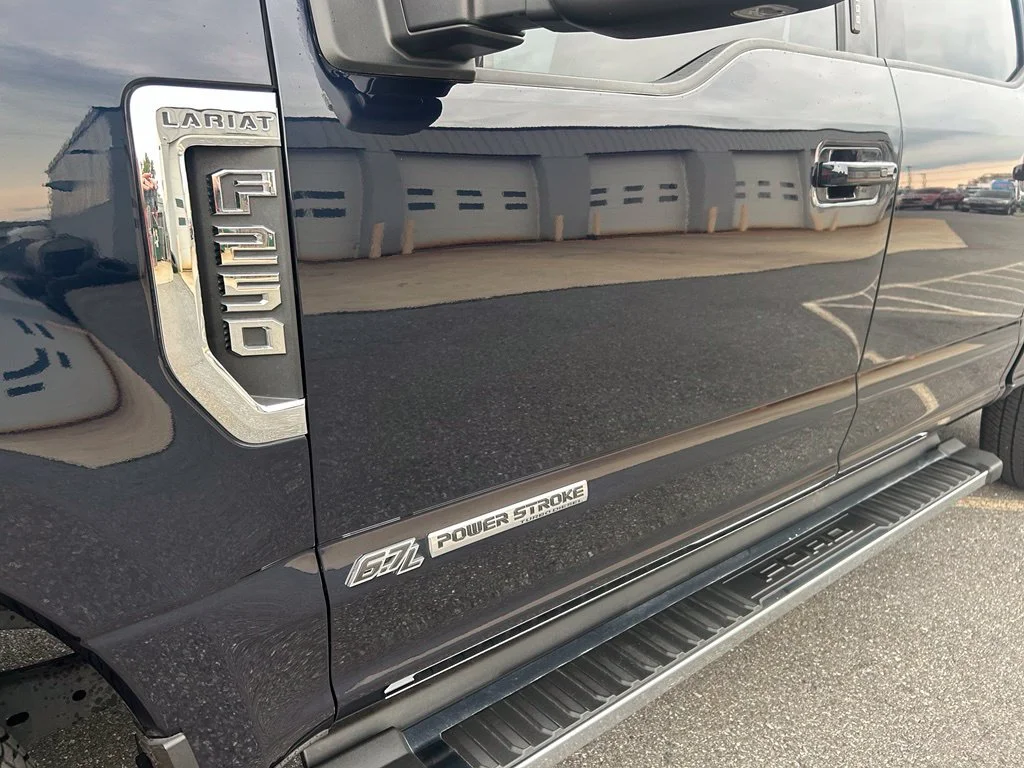 Certified Used 2022 Blue Metallic Ford Lariat image 11
