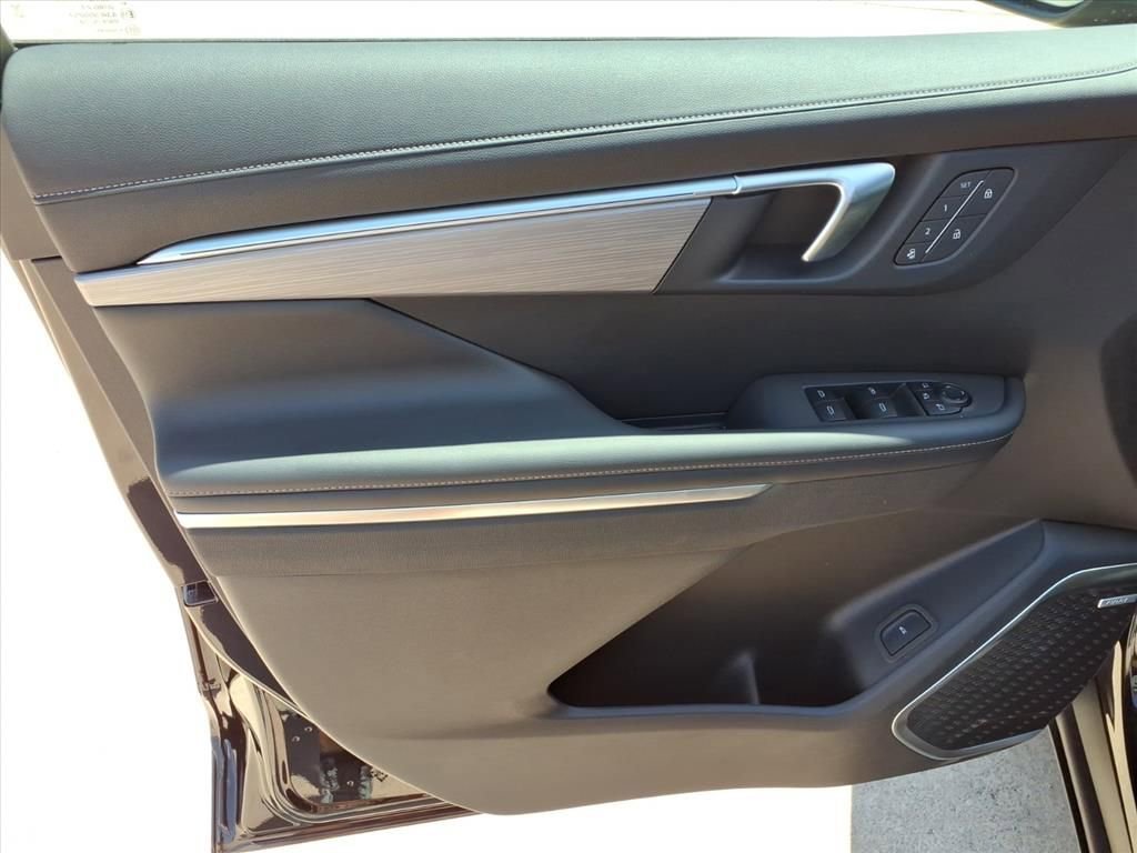 2026 Buick Enclave Preferred - Photo 13
