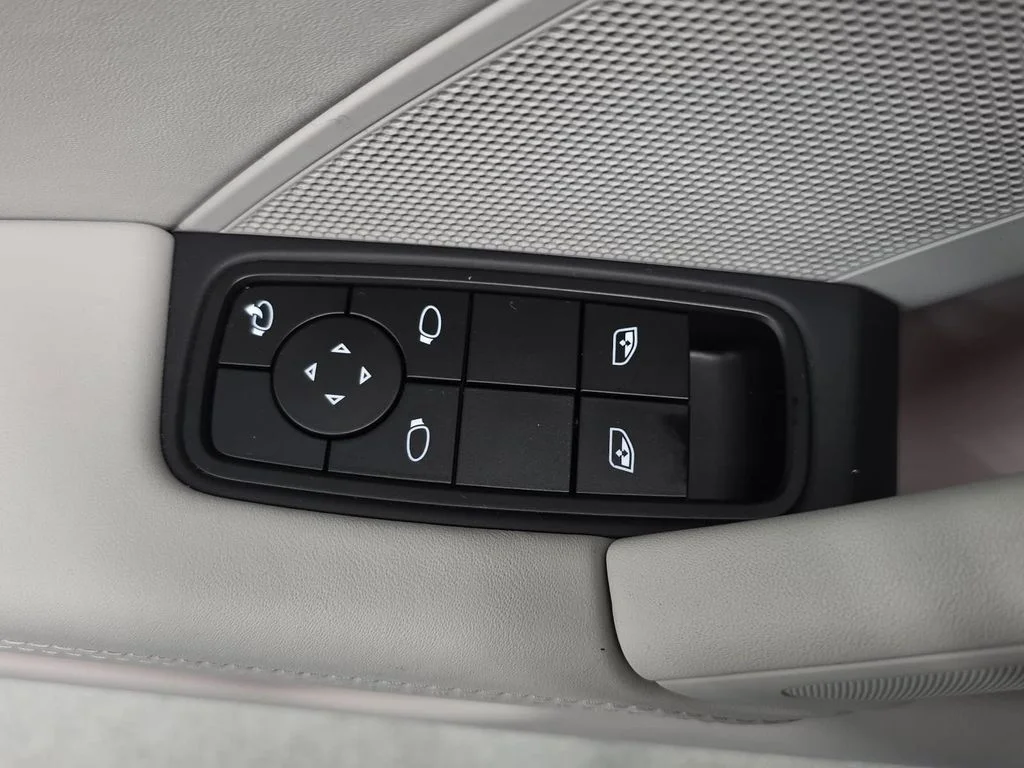 Certified Used 2025  Porsche Carrera image 24
