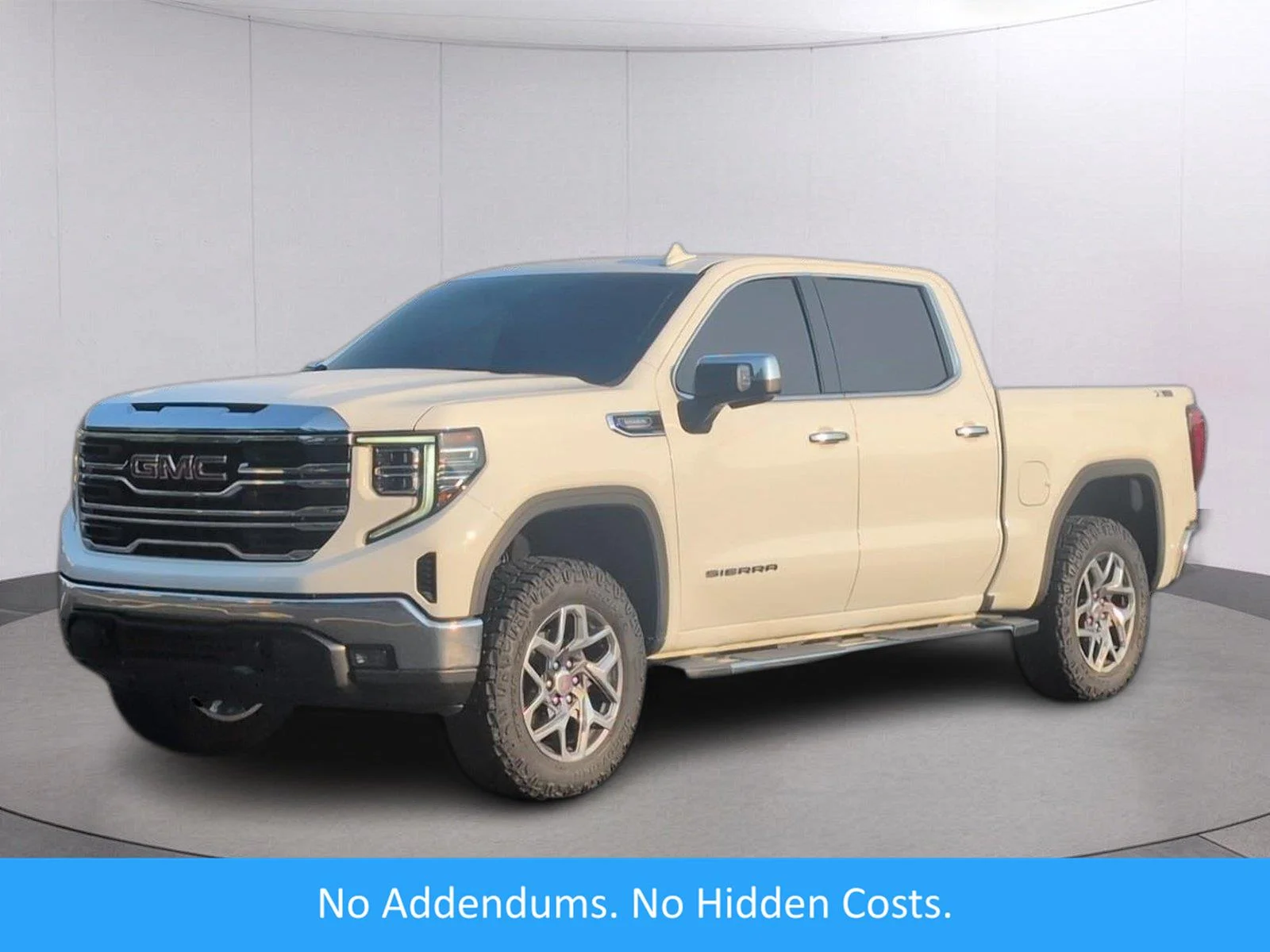 Used 2023 SUMMIT WHITE GMC SLT image 1