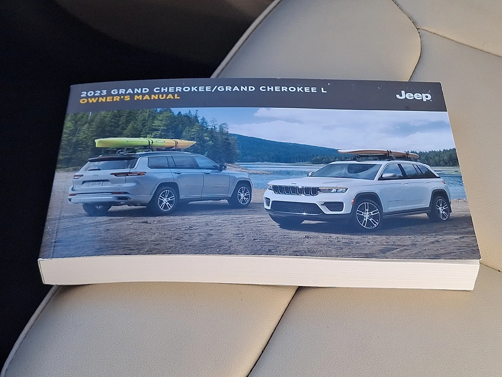 Used 2023 White Jeep Limited image 27