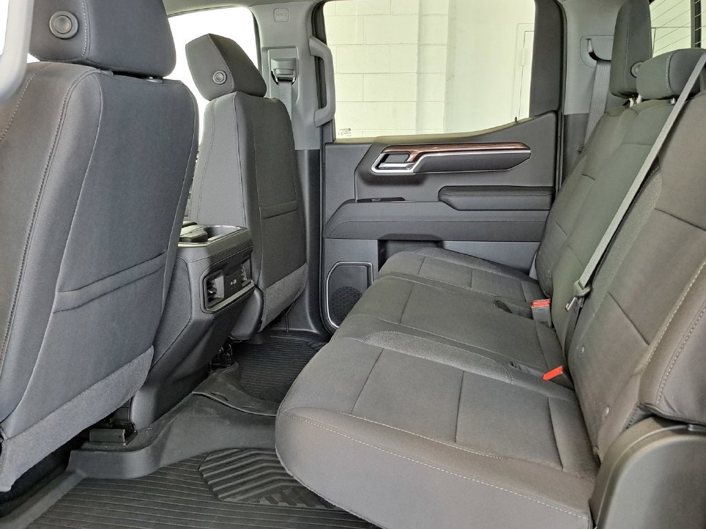 2026 Chevrolet Silverado 1500 RST Crew Cab Pickup Slide 12