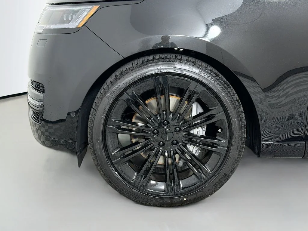 New 2026 Santorini Black Land Rover SE image 33