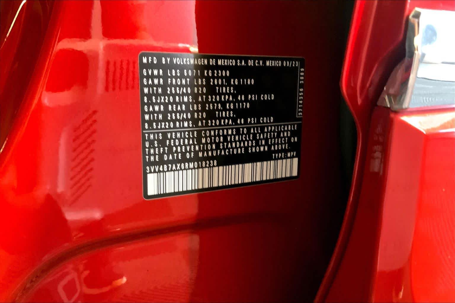 Used 2024 Kings Red Metallic Volkswagen SEL R-Line image 34