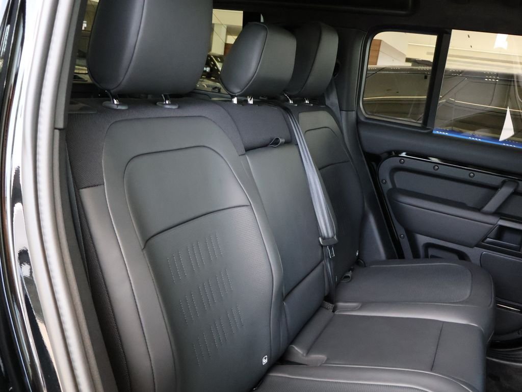New 2026 Narvik Black Land Rover OCTA Black image 14