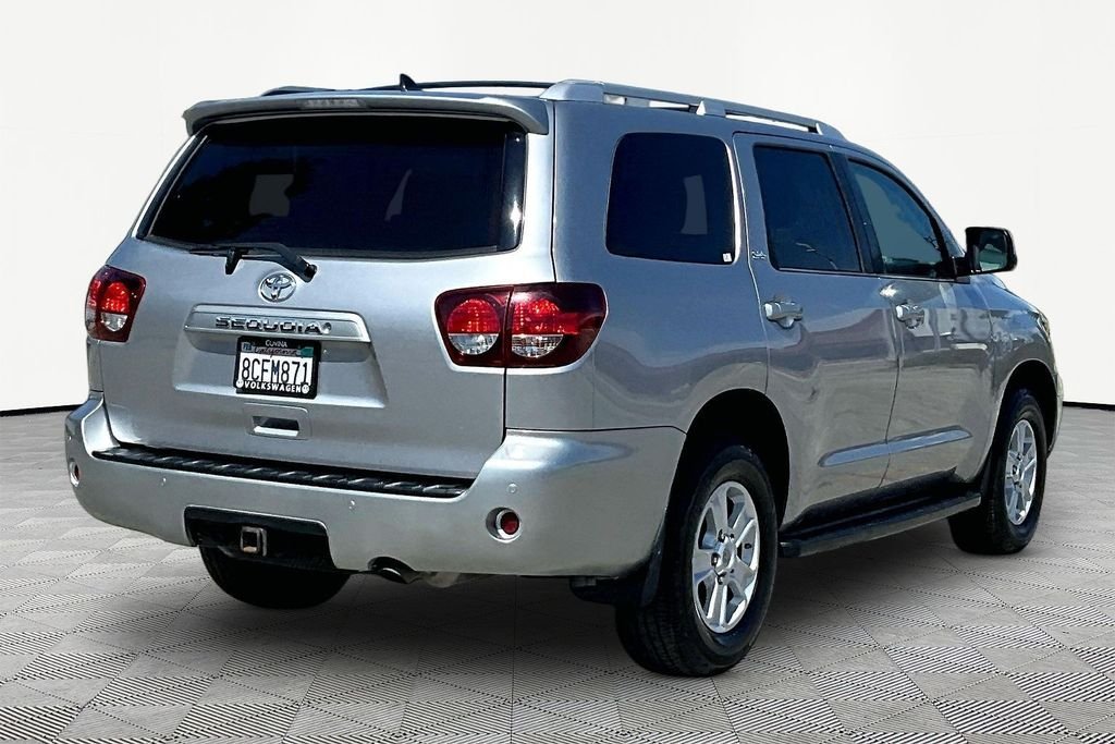 Used 2018 Silver Toyota SR5 image 6