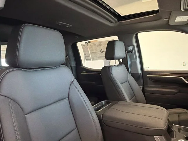 New 2026 Sterling Metallic GMC Elevation image 30