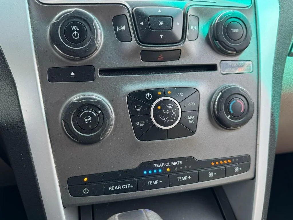 Used 2014 Oxford White Ford Base image 19