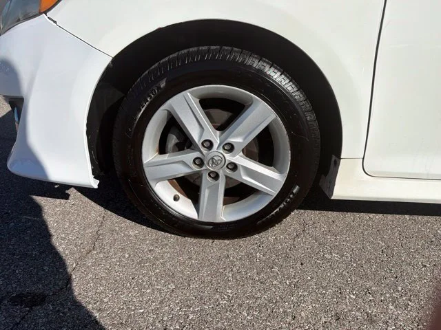 Used 2013 White Toyota SE image 34