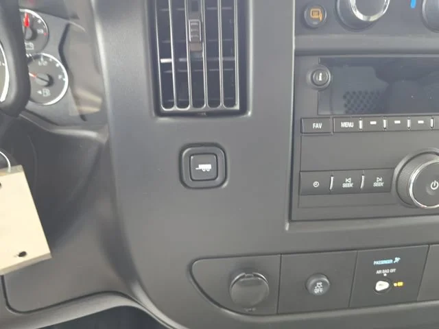 New 2026 Summit White GMC Work Van image 22