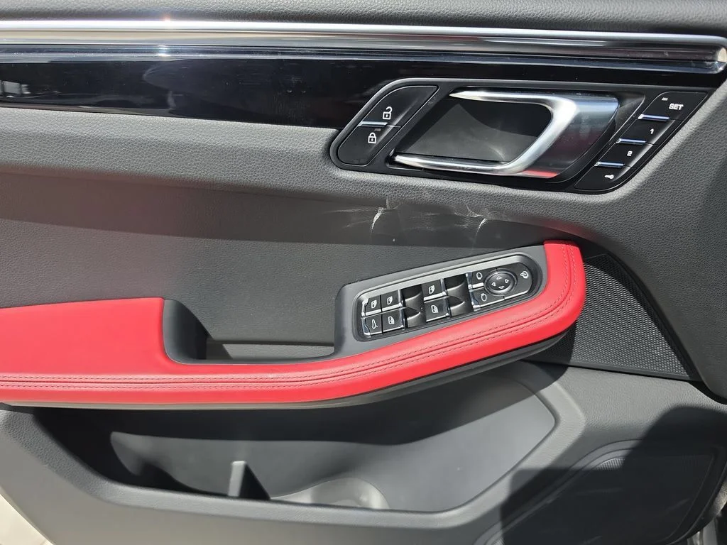 Used 2025 Black Porsche Base image 16
