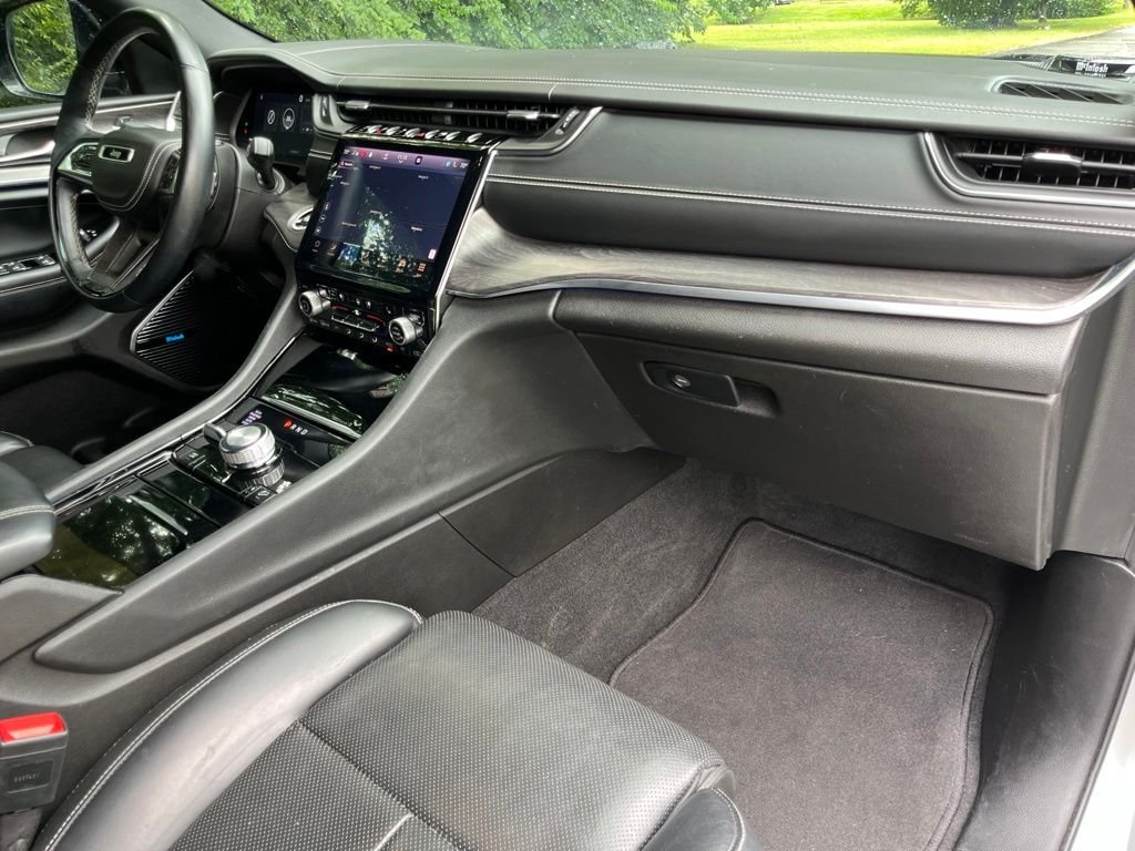 Used 2021 Silver Jeep Overland image 36