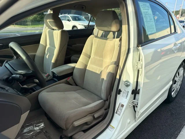 Used 2011 White Honda LX image 11