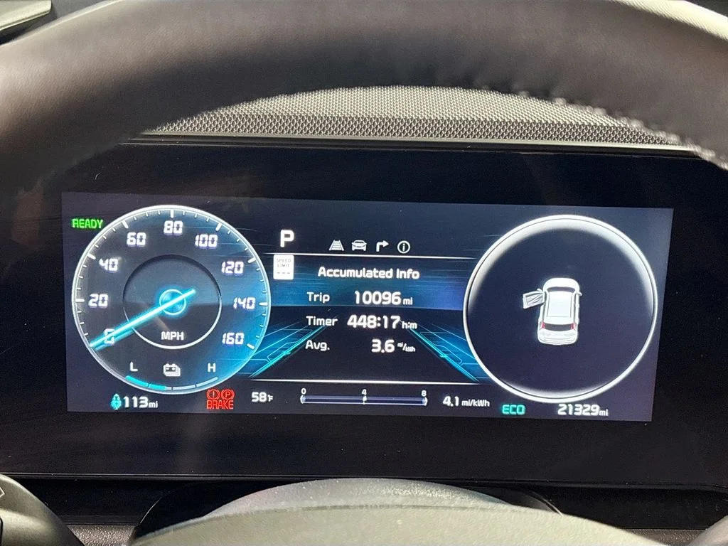 Used 2023 Gray Kia Wind image 14