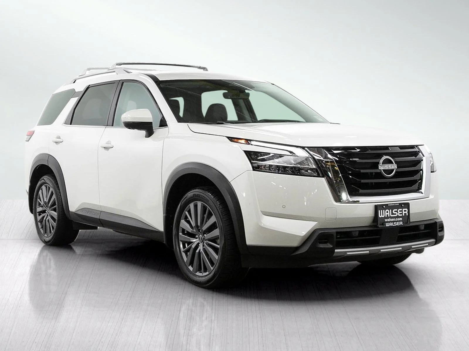 Used 2023 Pearl White Tricoat Nissan SL image 7
