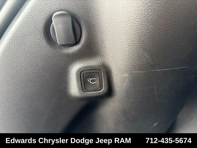 Used 2023 Gray Jeep Latitude image 29