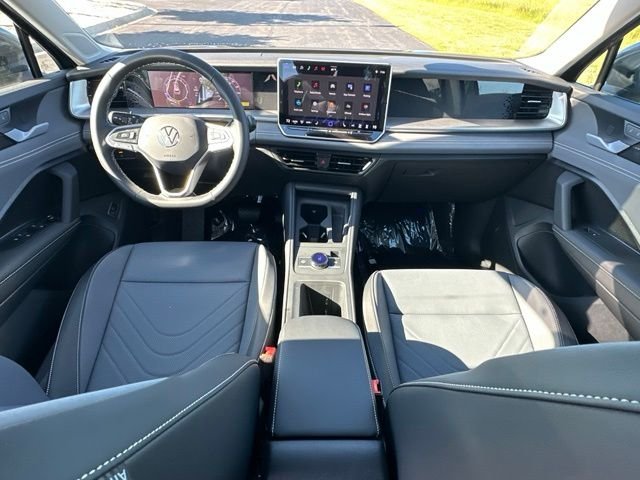 New 2026 Platinum Gray Metallic Volkswagen 2.0T SE image 34