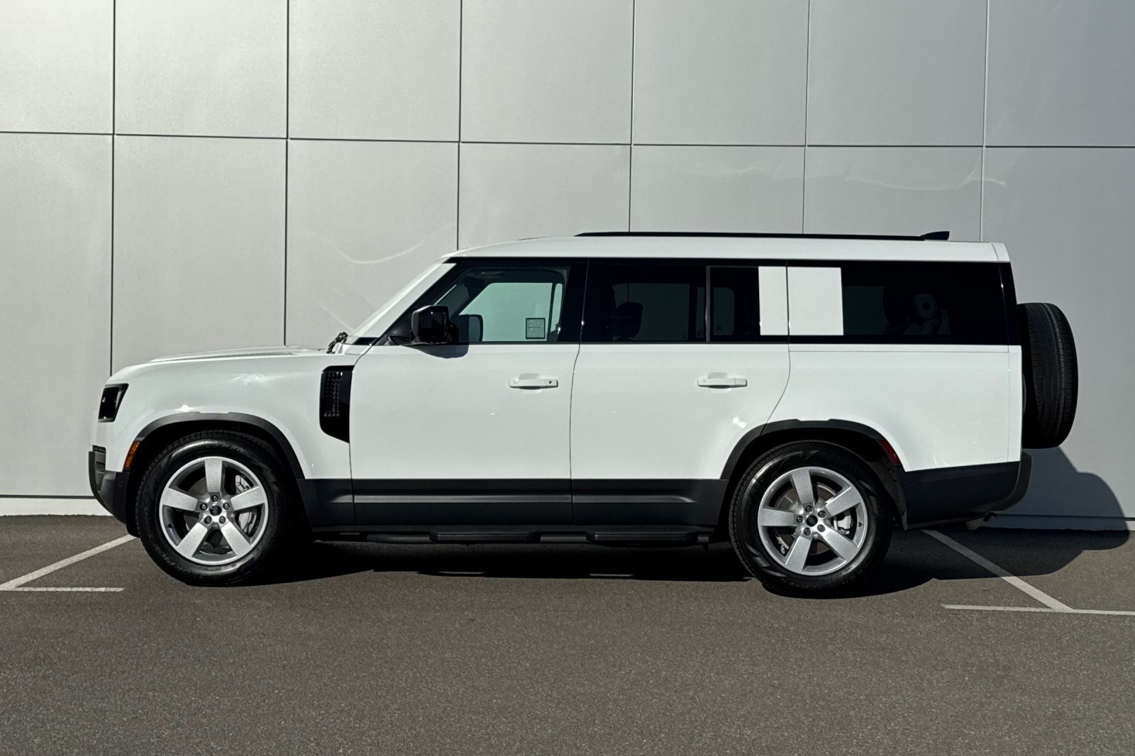 Certified Used 2026 White Land Rover S image 2