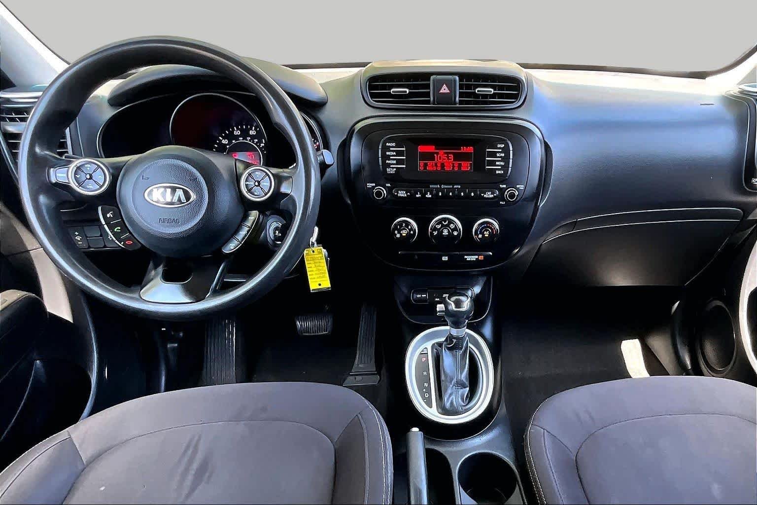 Used 2016 Clear White Kia Base image 15