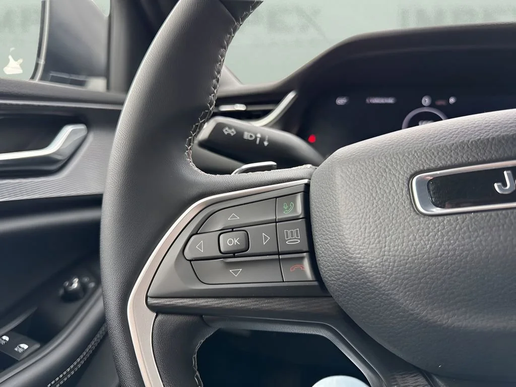Used 2025 White Jeep Laredo X image 16