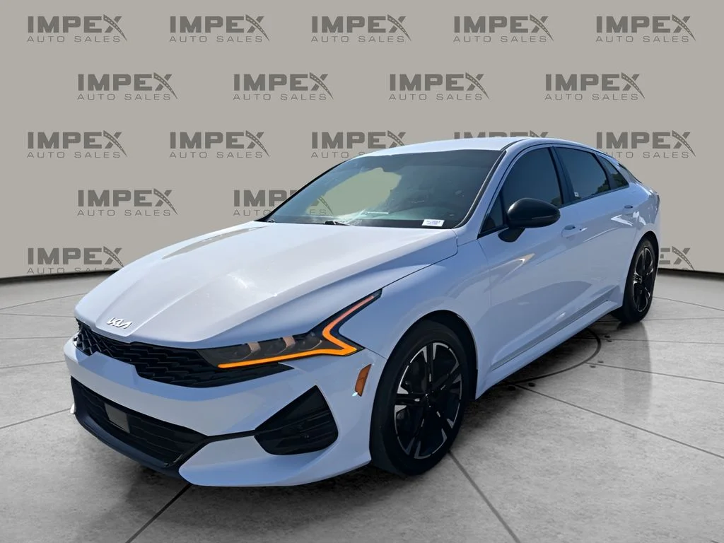 Used 2023 White Kia GT-Line image 1