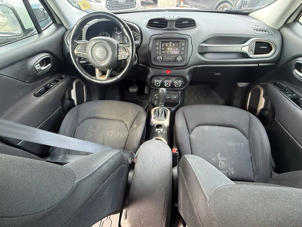 Used 2017 Alpine White Jeep Latitude image 19