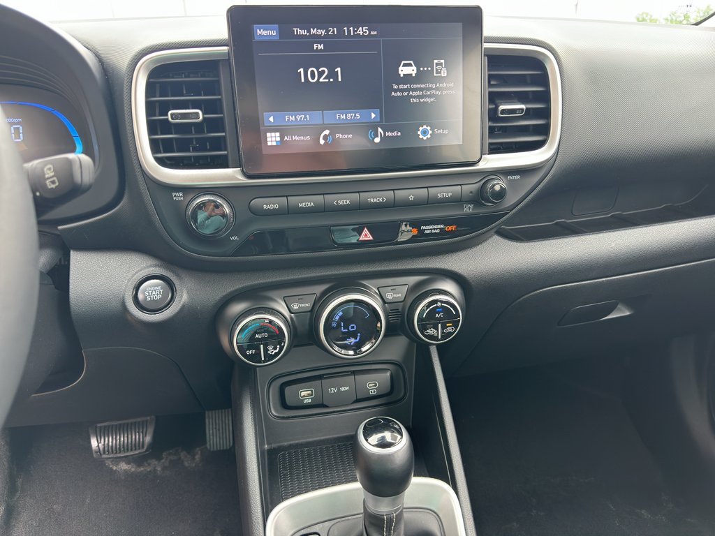 Used 2025 Onyx Black Hyundai SEL image 18