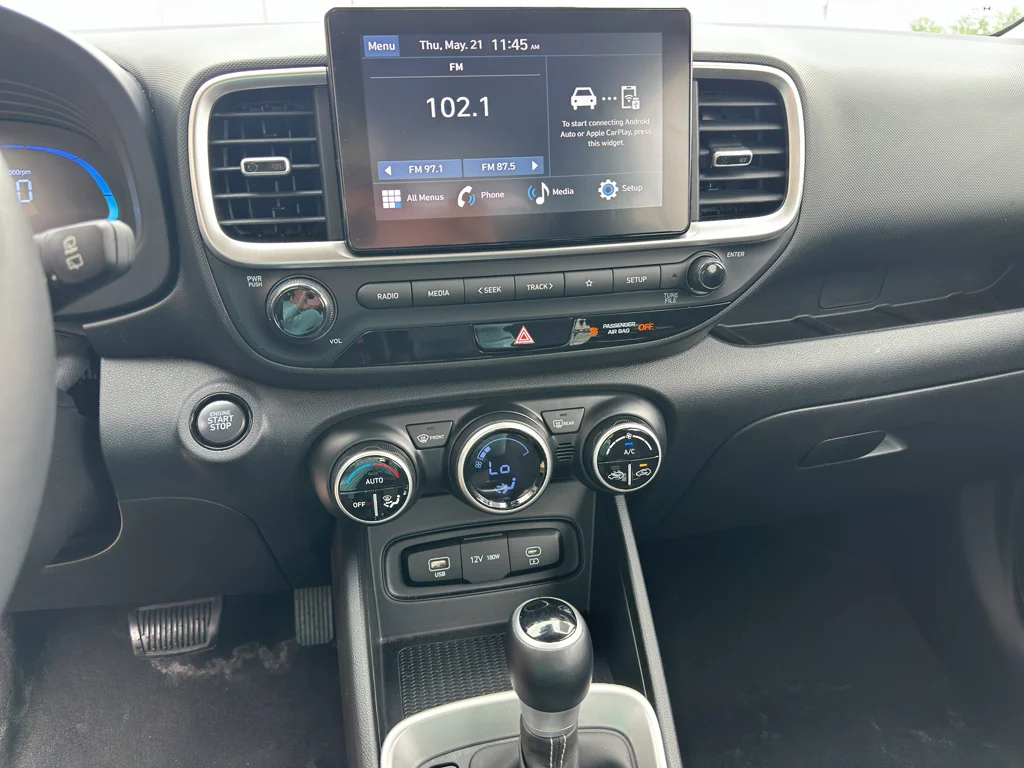 Used 2025 Onyx Black Hyundai SEL image 18