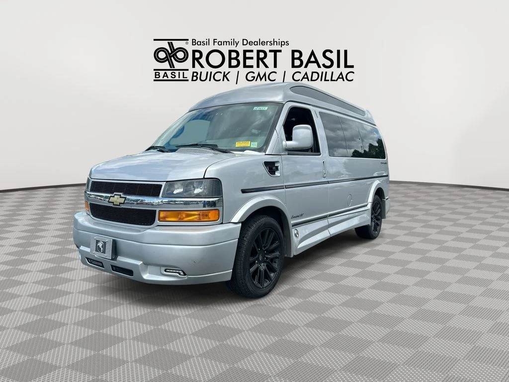 Used 2021 Silver Chevrolet LS image 4