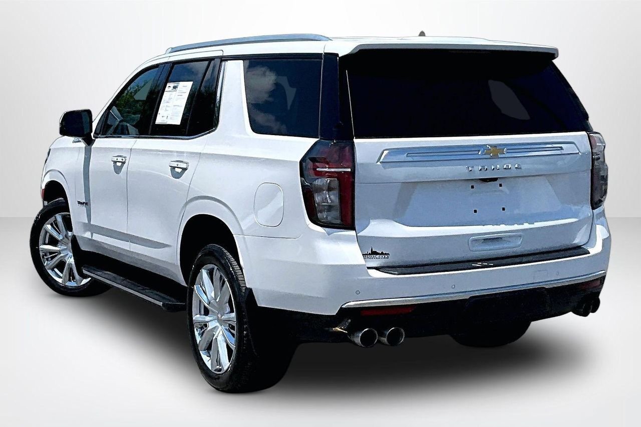 Used 2023 Iridescent Pearl Tricoat Chevrolet 4WD High Country image 5