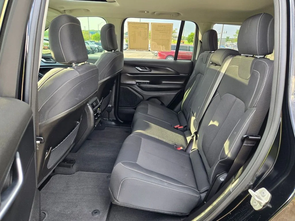 Used 2023 Black Jeep Laredo image 27