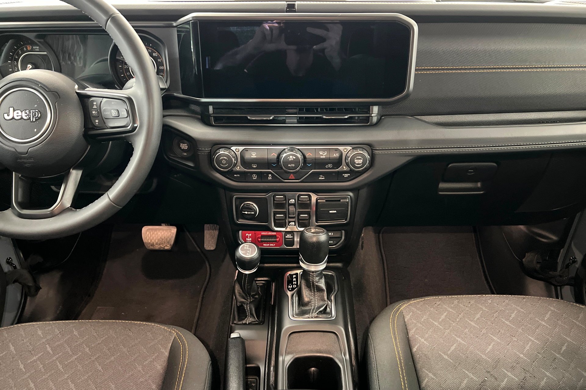 Certified Used 2026 Anvil Clearcoat Jeep Mojave image 14