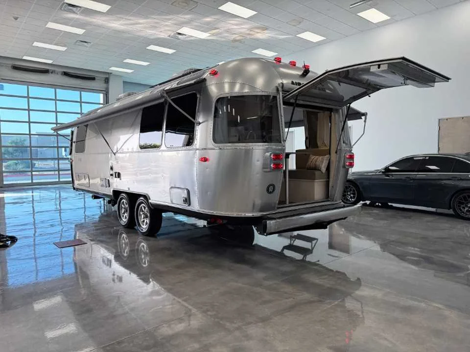 Used 2025 SILVER AIRSTREAM  image 14