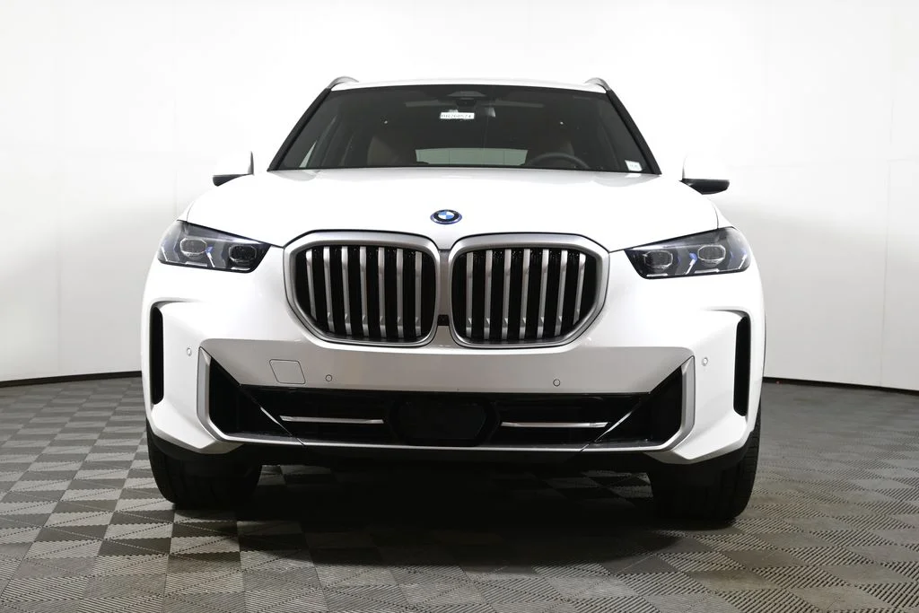 Used 2026 White BMW xDrive50e image 10